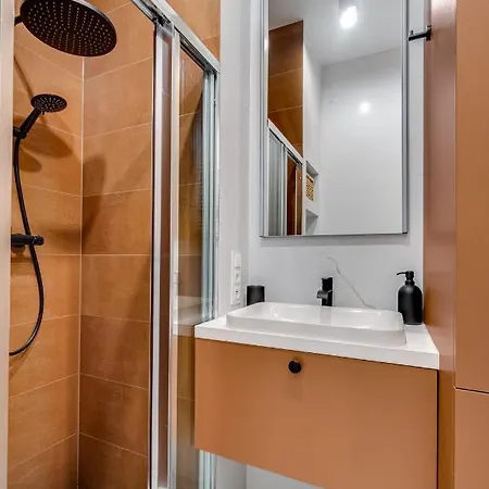 Riverside View - Parking Free *