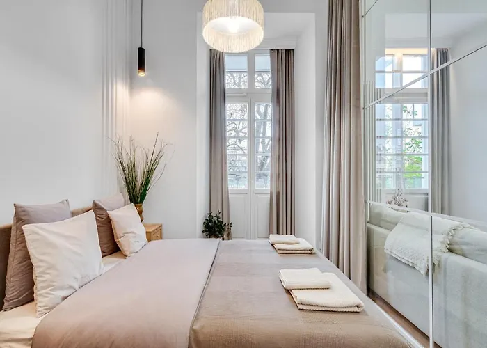 Riverside View Apartment