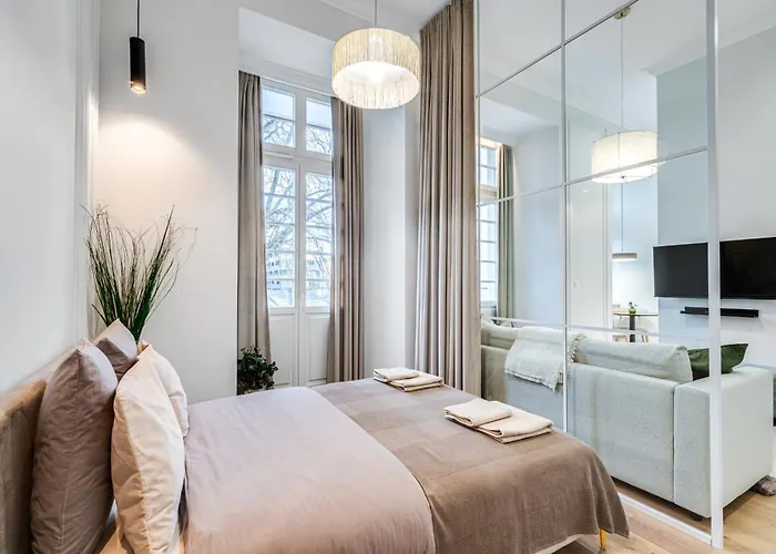 Riverside View Apartment *